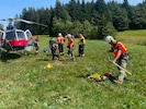 Auch aus der Luft wurde das Feuer gelöscht. Mit dem Polizeihubschrauber„Libelle-Lima“ wurden 30 ...