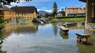 Wenn das Wasser über die Ufer tritt, sind die wenigsten gegen die entstehenden Schäden ...