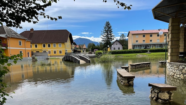Wenn das Wasser über die Ufer tritt, sind die wenigsten gegen die entstehenden Schäden ...
