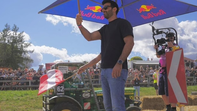 Landesvize und Verlehrslandesrat Udo Landbauer gab beim 24-Stunden-Rennen das Startsignal.