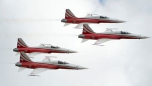 Das lockte viele an: Die Flugshow der Patrouille Suisse. 