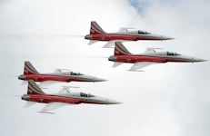 Das lockte viele an: Die Flugshow der Patrouille Suisse. 