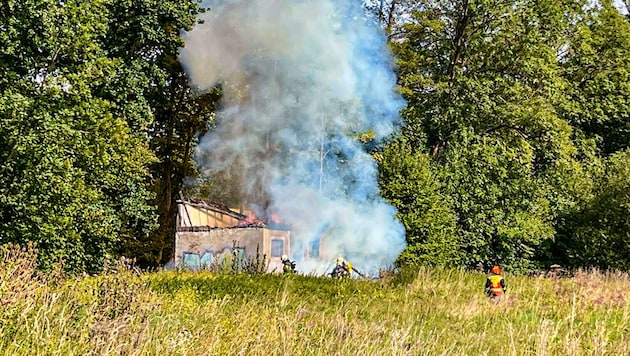 Das Haus brannte vollständig aus.