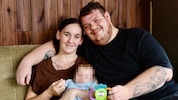 Kathi (23) hofft, ihren kleinen James bald wieder in die Arme schließen zu können. Am Dienstag ...
