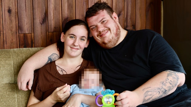 Kathi (23) hofft, ihren kleinen James bald wieder in die Arme schließen zu können. Am Dienstag ...