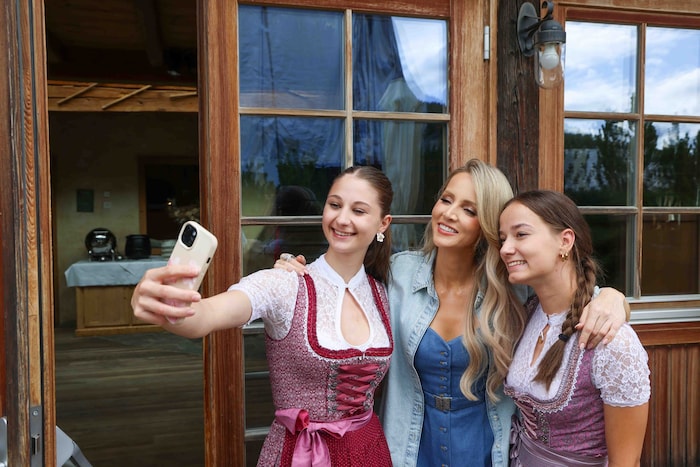 Selfie-Time: Naschenweng ist dafür immer zu haben: „Ich mag Social Media und mache auch selbst ...