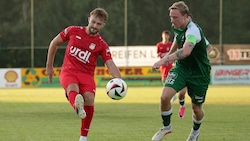 Seekirchens Pagitsch (links) gelang ein Hattrick binnen 18 Minuten