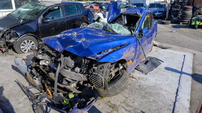 Der Wagen wurde völlig zerstört.