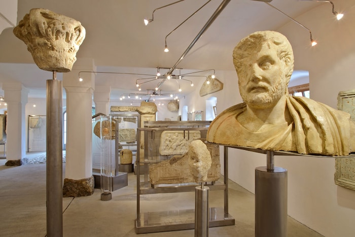 Das Römermuseum in Teurnia lockt mit Führungen und Kinderrätselrallye.