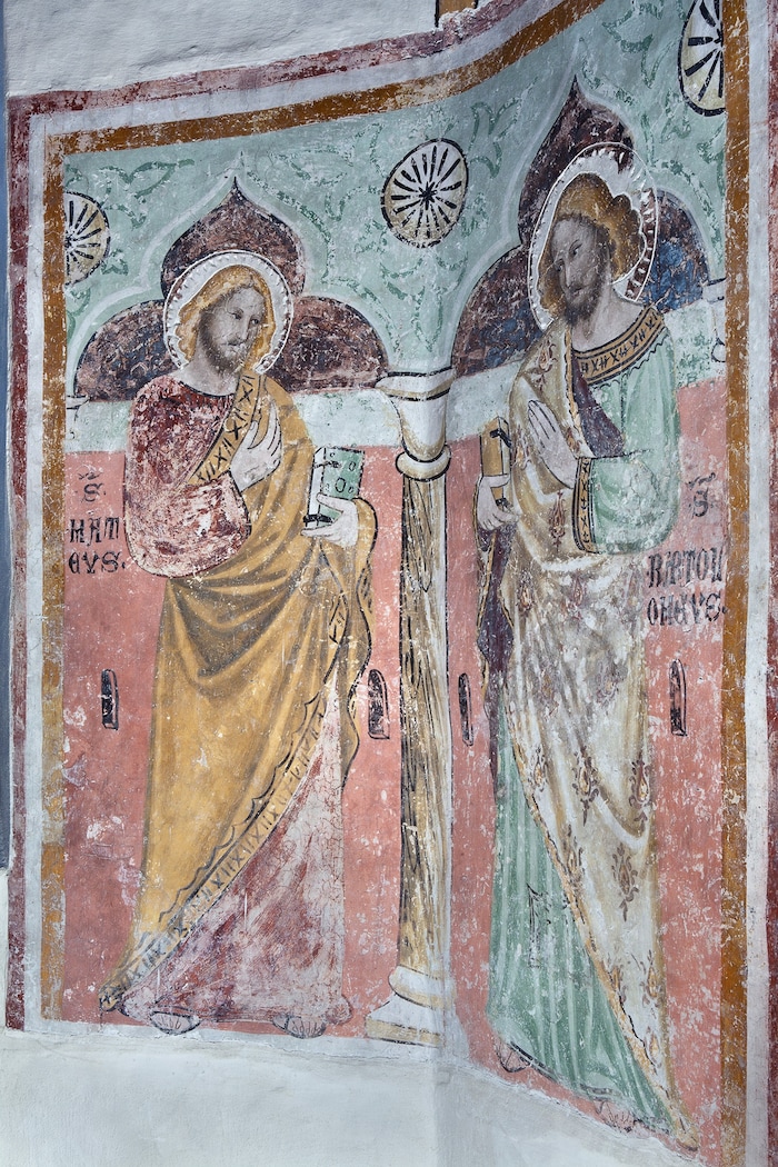 Die Fresken in der Pfarrkirche zu den Heiligen Hermagoras und Fortunat in Hermagor zeigen die ...