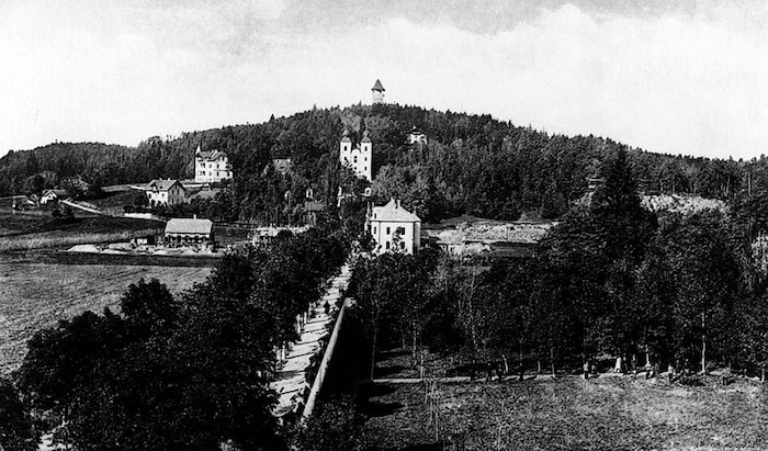 Blick auf das Kreuzbergl um 1890: Damals gab es dort kaum Häuser.