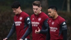 Gabriel Jesus (r.) wird seine Karriere wohl beim FC Barcelona fortsetzen.