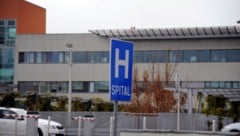 Der Radler wurde ins Vöcklabrucker Spital eingeliefert