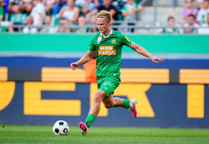 Tobias Gulliksen wird verliehen.