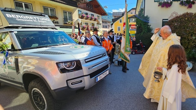 Segen für ein neues Einsatzfahrzeug in St. Gilgen