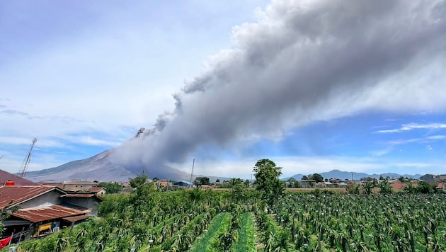 Der Ausbruch des Sinabung dauerte rund eine Stunde.