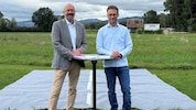 Bernie Weber und Daniel Zadra vor einem „Straßenteppich“ – so etwas soll in Zukunft ohne ...