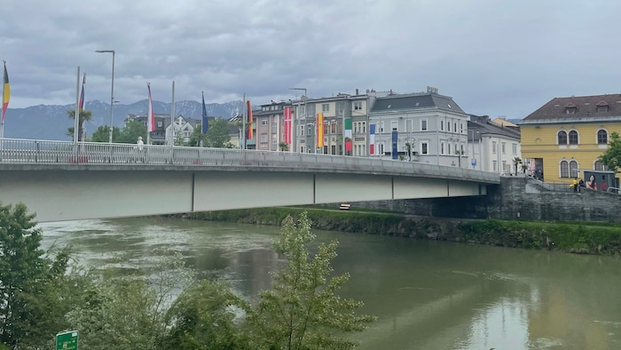Unter der Villacher Stadtbrücke kam es zum tödlichen Übergriff.