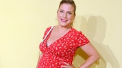 Im Juni präsentierte Jeanette Biedermann stolz ihren Babybauch, jetzt ist die Sängerin erstmals ...
