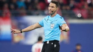 Der derzeit wohl bekannteste Schweizer Fußballschiedsrichter ist Sandro Schärer.
