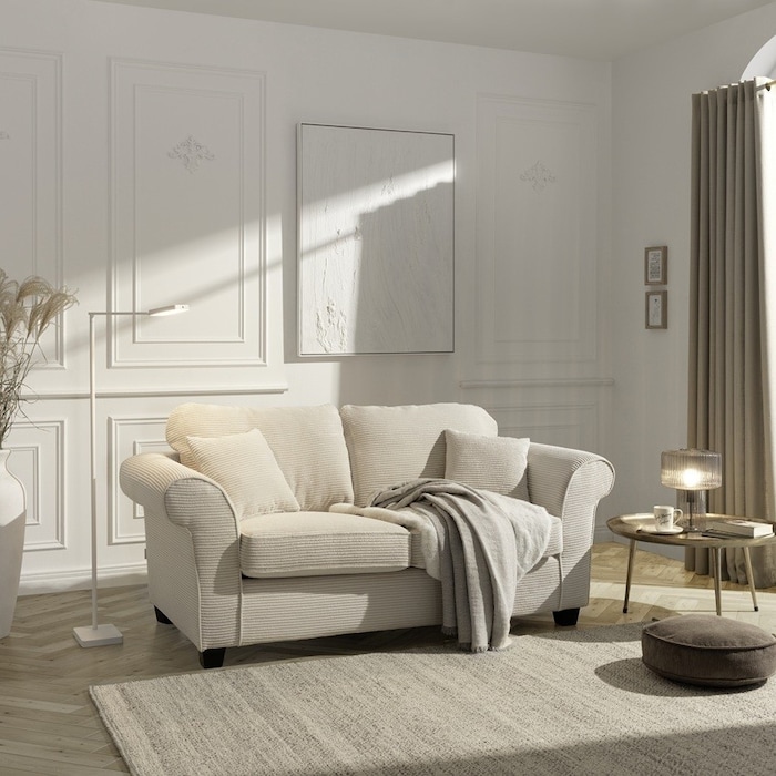 Kompakt und bequem: Moderne Sofas verbinden Komfort mit geringem Platzbedarf.