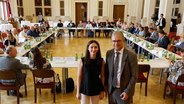 Runder Tisch an der Uni Graz: Rektor Peter und Riedler und ÖH-Vorsitzende Valentina Simschitz ...