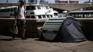 Der Obdachlose verteilte Tausende Euro. (Symbolbild)