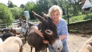 Auch die großartigen Tierschützer und Betreiber von Purzel &amp; Vicky, hier Ingrid Stracke, ...