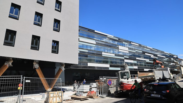 Am Sicherheitszentrum der Polizei in Innsbruck wird gearbeitet. Eine Großbaustelle war auch die ...