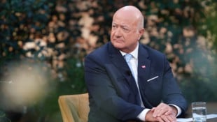 Kanzler Christian Stocker nimmt als Vorletzter bei Simone Stribl Platz – am 7. September folgt ...