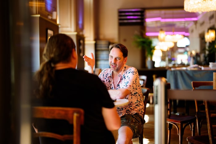 Gaissmaier im Gespräch mit „Krone“-Redakteur Robert Fröwein im Café Westend in Wien.