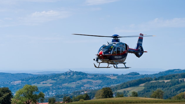 Auch der Polizeihubschrauber war im Einsatz.