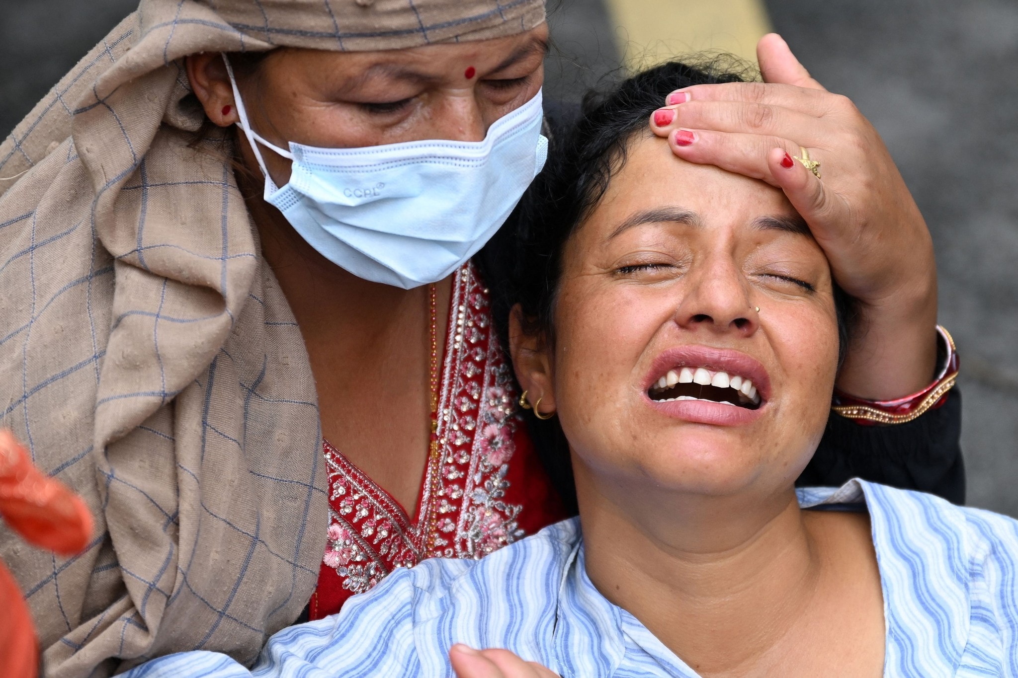 In Nepal und Tibet herrschen nach dem verheerenden Unglück Not und Verzweiflung.