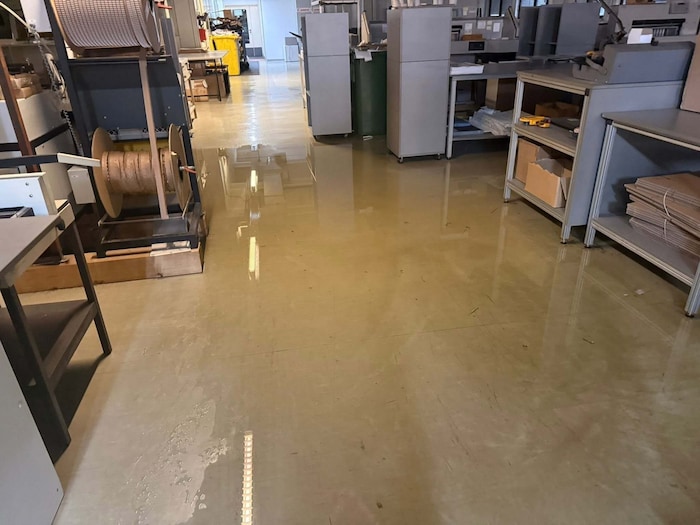 Das Regenwasser flutete mehrere Gebäude.