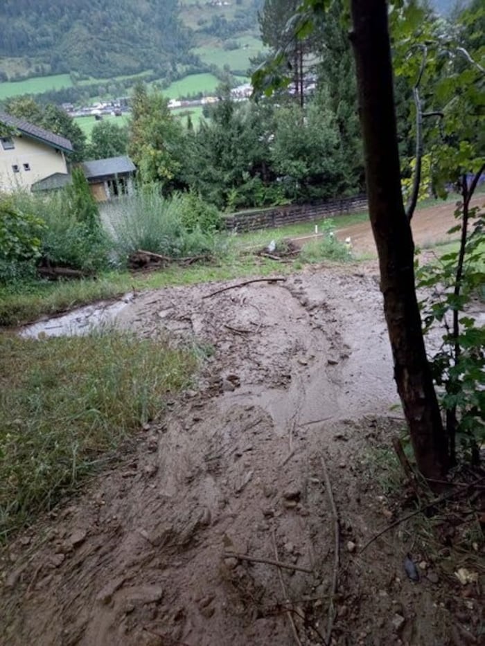 Schlamm und Geröll durch Starkregen losgelöst