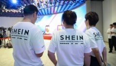 Shein produziert seine Kleidung billig in China und vertreibt sie außerhalb der Volksrepublik.