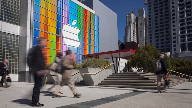 Eine großformatige Apple-Reklame im US-Bundesstaat Kalifornien
