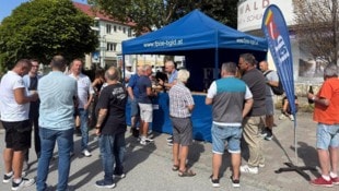 Beim Tour-Auftakt in Rechnitz wurden viele Gespräche geführt. Weiter geht es in Pinkafeld und ...