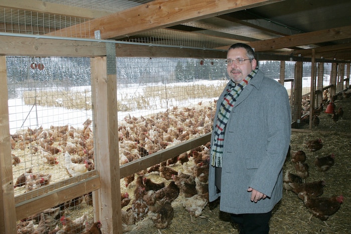 Der gebürtige Steirer hatte schon früh von Käfighaltung Abstand genommen und sich für eine ...