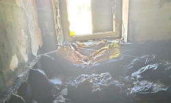 Die Feuerwehr war schnell zur Stelle, das Zimmer wurde dennoch stark beschädigt.