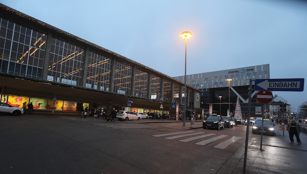 Am Wiener Europaplatz eskalierte ein Streit zwischen zwei Männern – ein 47-Jähriger wurde dabei ...