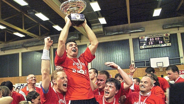 2000 wurde Bärnbach/Köflach letztmals Meister. Jetzt wollen Otto Kresch (re.) und Co. wieder den ...