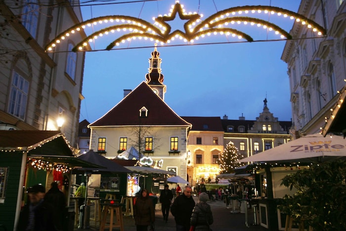 Frohe Weihnachten heißt es in wenigen Monaten schon wieder. Wer Kommunalsteuer für seinen Stand ...
