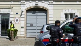 In der Justizanstalt Klagenfurt wurde ein 19-jähriger Häftling tot in seiner Zelle aufgefunden. ...