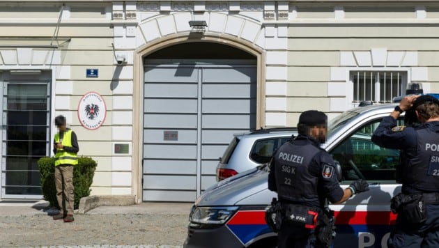 In der Justizanstalt Klagenfurt wurde ein 19-jähriger Häftling tot in seiner Zelle aufgefunden. ...