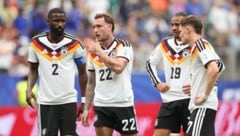 Antonio Rüdiger (l.) erlebte mit seinen Teamkollegen eine WM zum Vergessen.