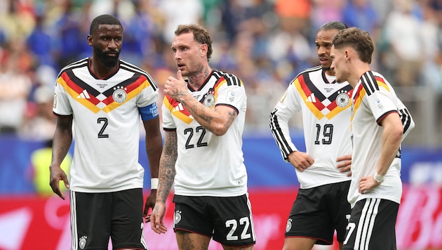 Antonio Rüdiger (l.) erlebte mit seinen Teamkollegen eine WM zum Vergessen.