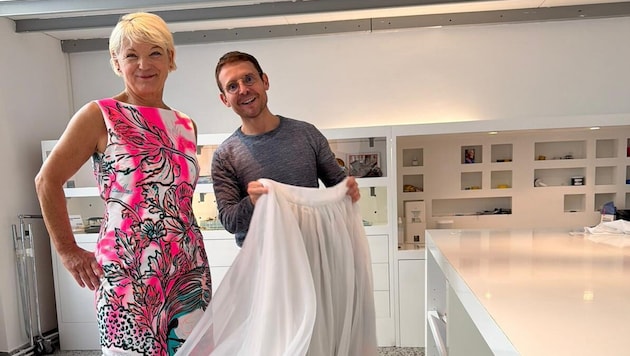 Bei ihrem Kleid setzten Haider und Designer Valenzuela auf eine mittlerweile anerkannte ...