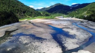Die Trockenheit macht sich breit: Wo einst tiefblaues Wasser regierte, übernimmt jetzt der ...
