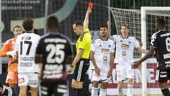 Rot nach nicht einmal zwei Minuten: Raffael Behounek kann es nicht fassen.
